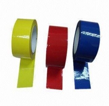 Il professionista modellato ha colorato il nastro d'imballaggio ricoperto di colla acrilica a base d'acqua fornitore